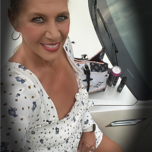 Meet your Posher, Kathy - Picture 12 of 16